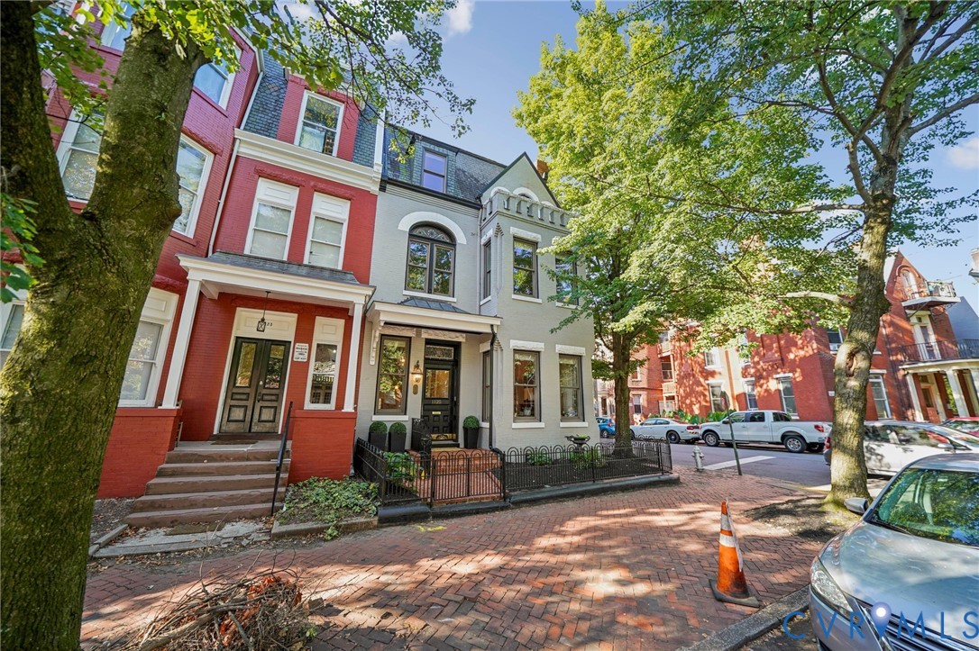 1125 Grove Ave