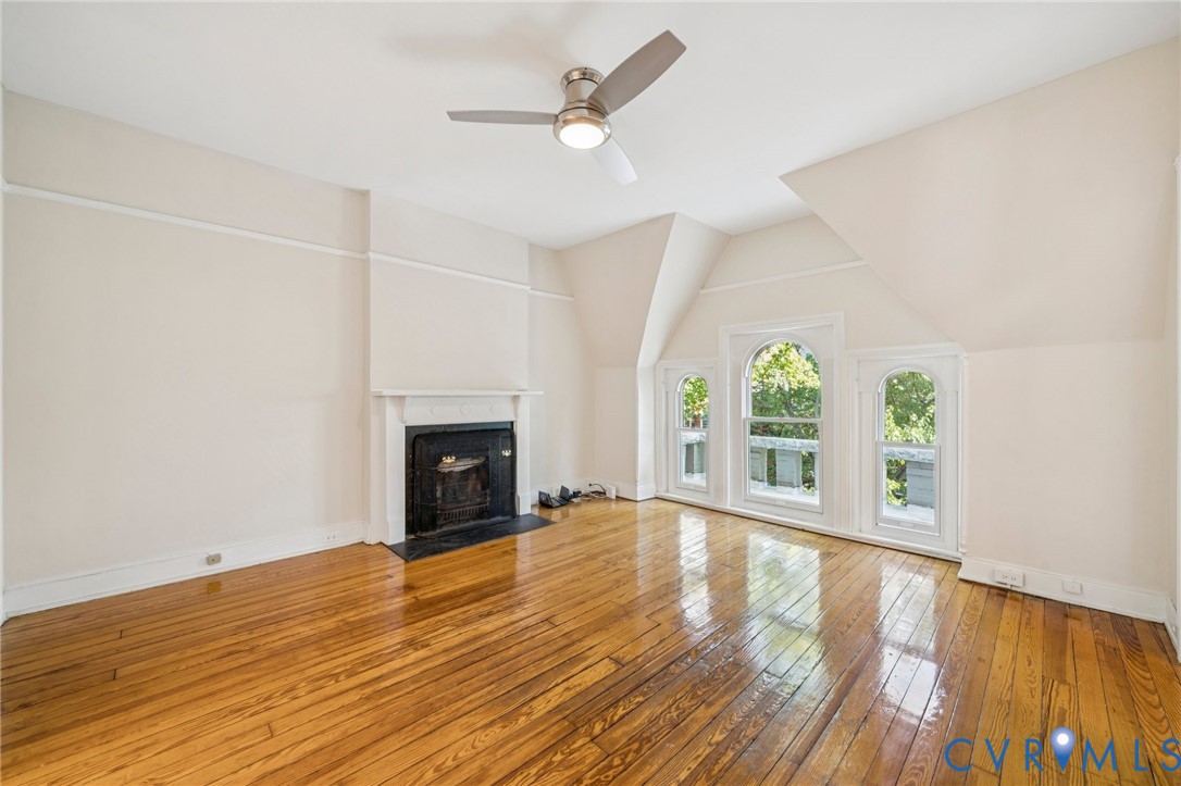 1125 Grove Ave