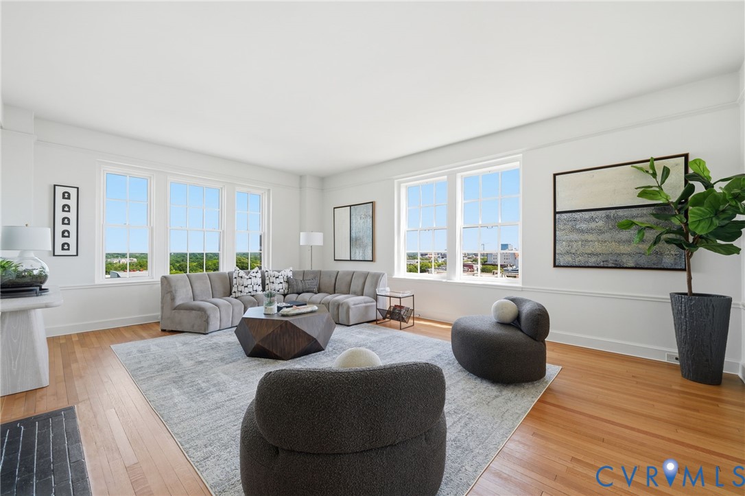 612 W Franklin St Unit#U9D