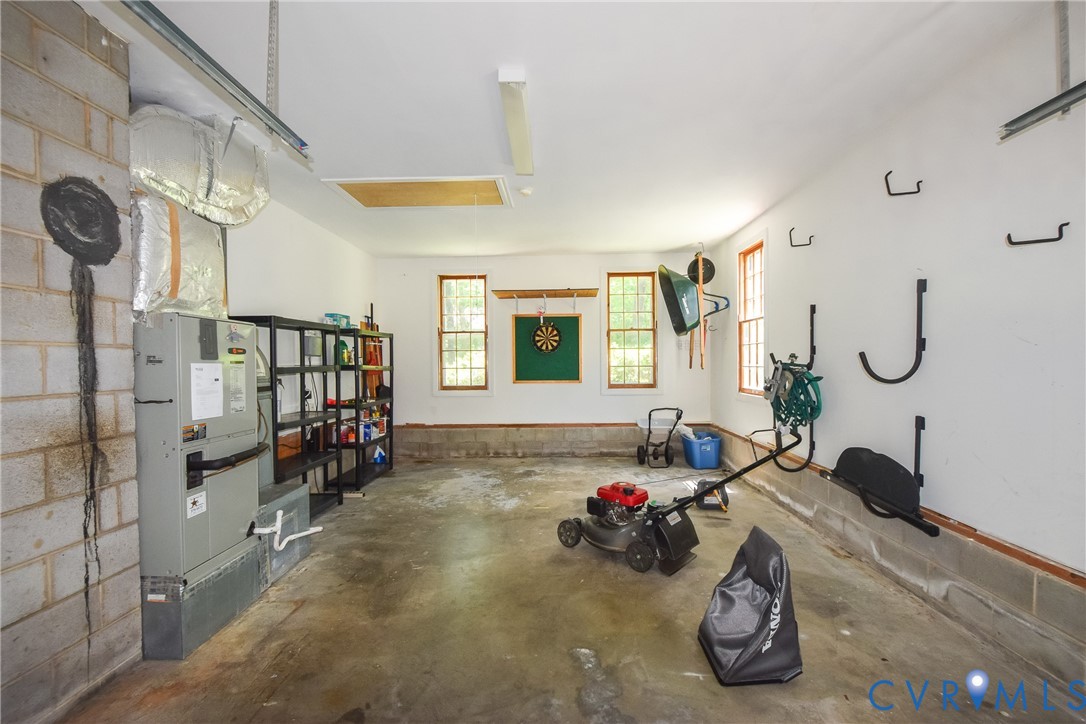 13921 Whitechapel Rd