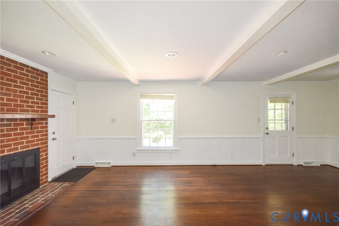 13921 Whitechapel Rd