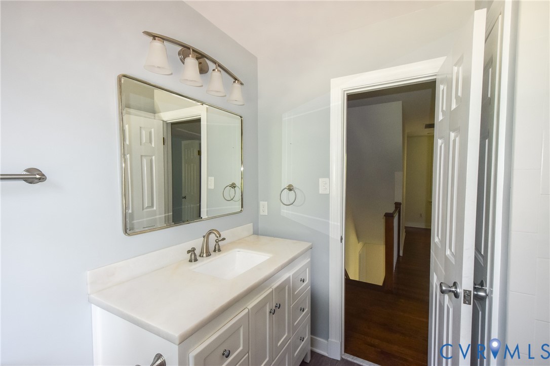 13921 Whitechapel Rd