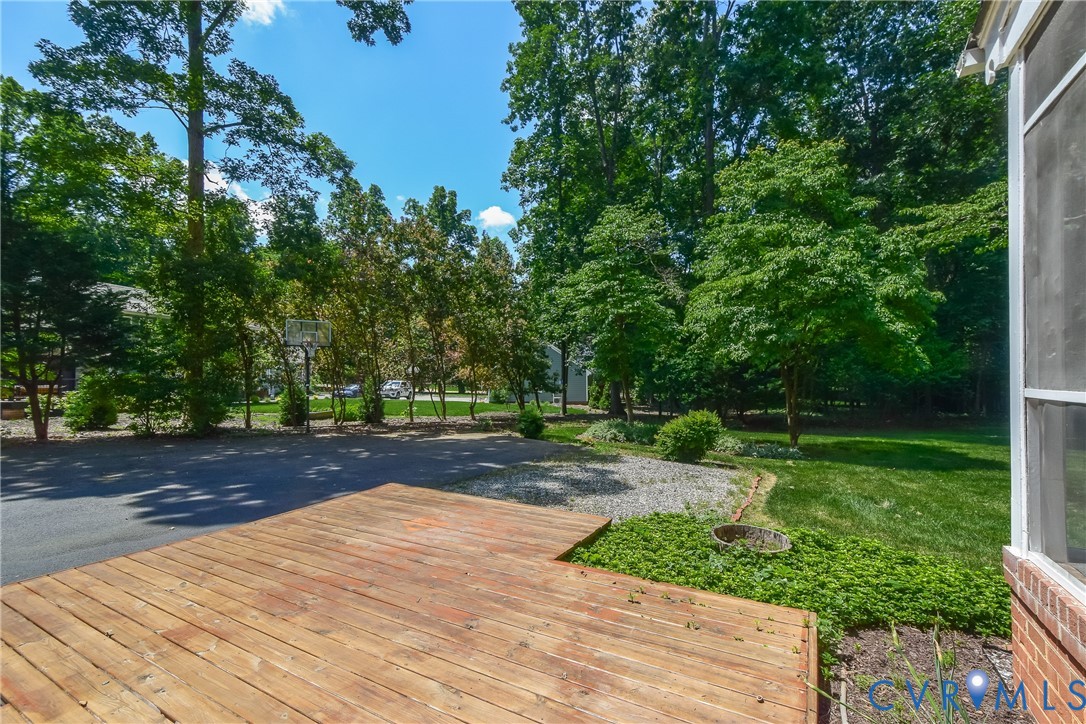 13921 Whitechapel Rd