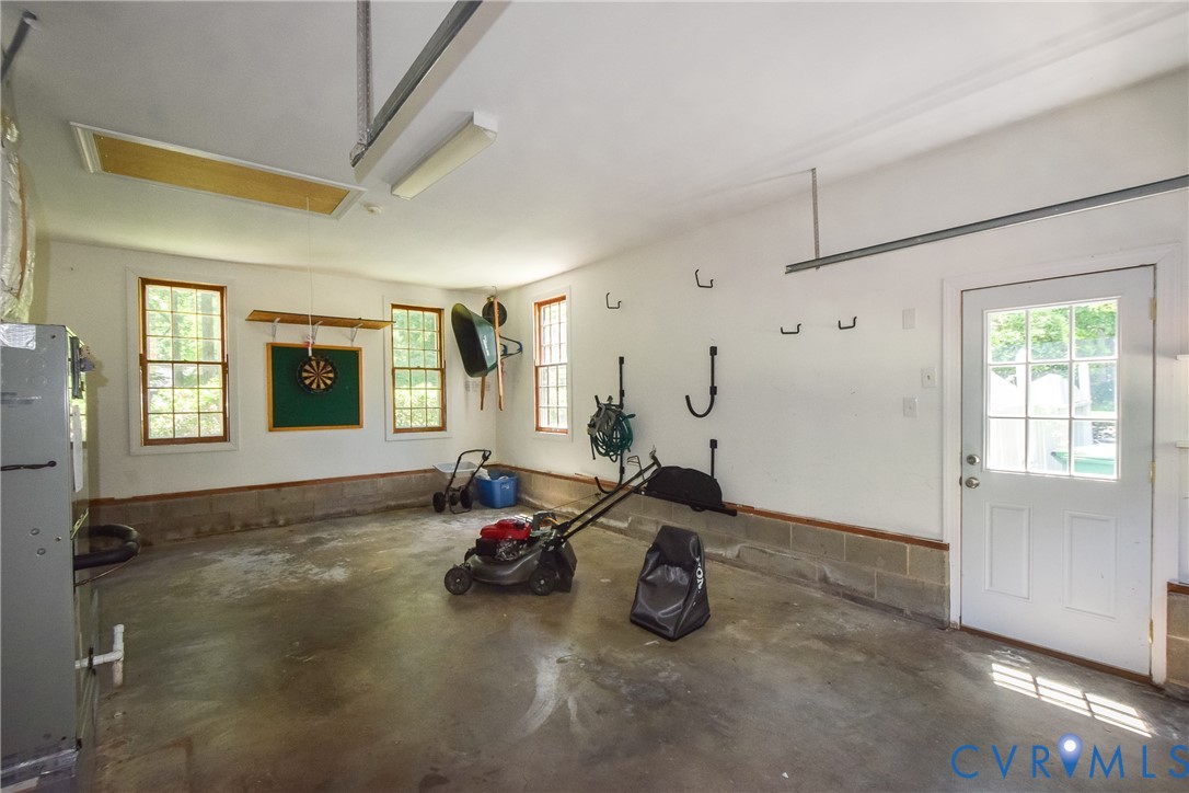 13921 Whitechapel Rd