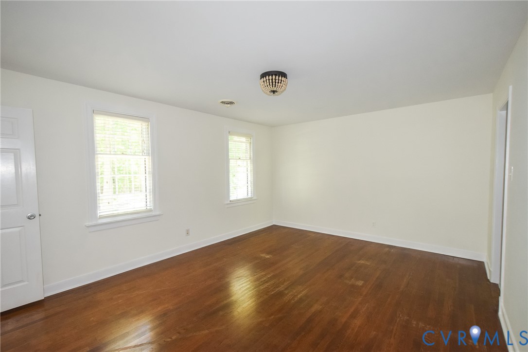 13921 Whitechapel Rd