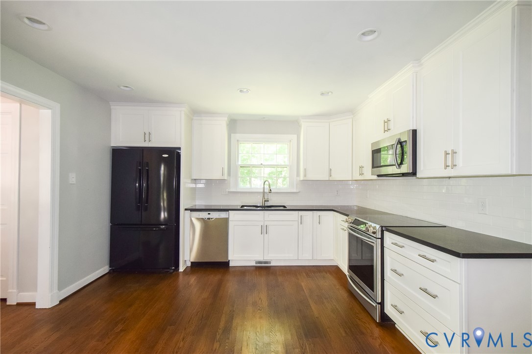 13921 Whitechapel Rd