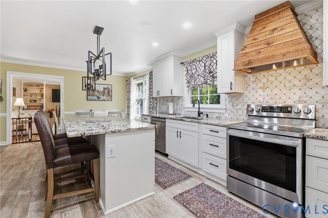 13411 Queensgate Rd