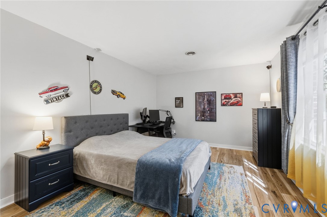 13411 Queensgate Rd