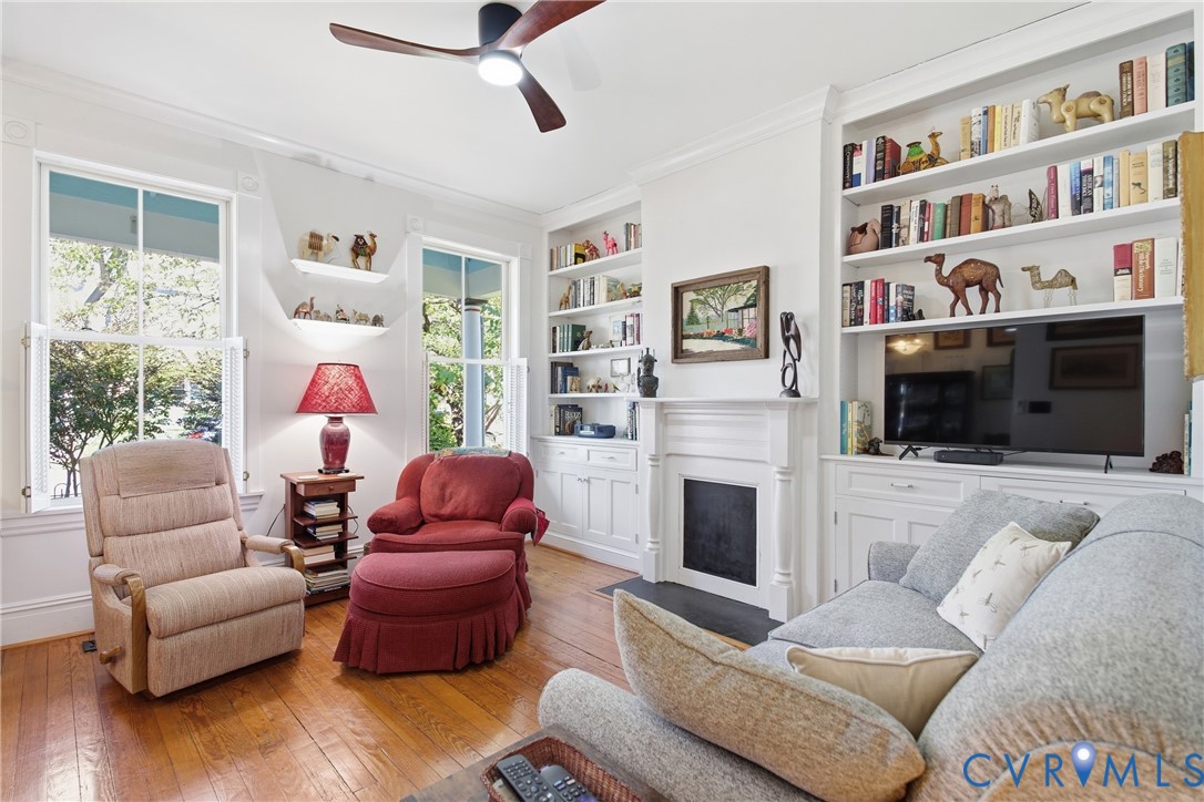 3031 Grayland Ave