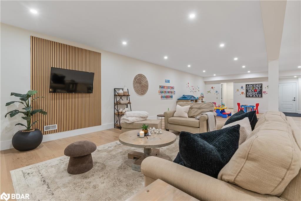 33 Marni Lane