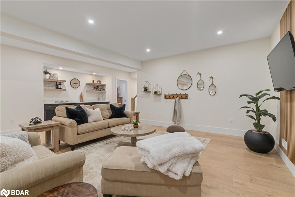 33 Marni Lane