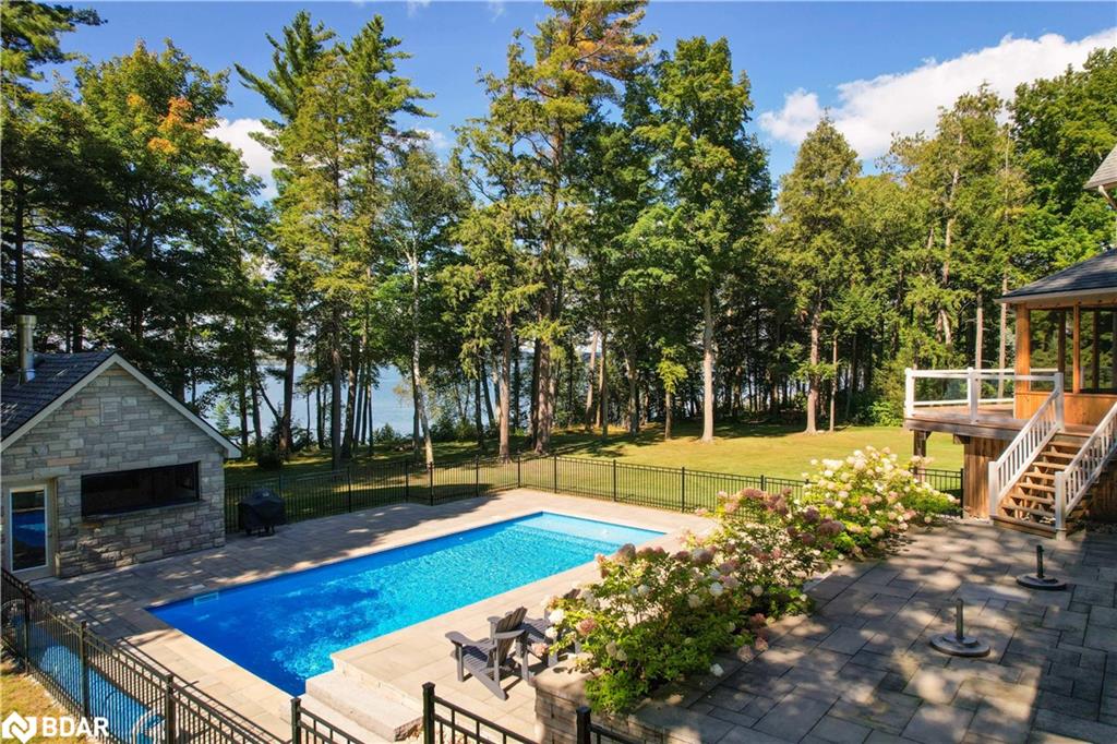 1220 Shoreview Drive