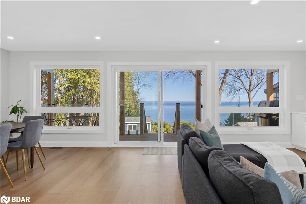 2371 Lakeshore Road E, Oro-Medonte