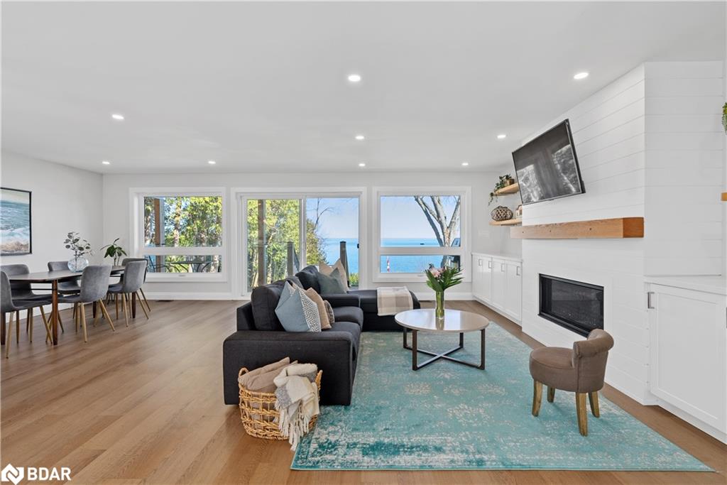 2371 Lakeshore Road E, Oro-Medonte