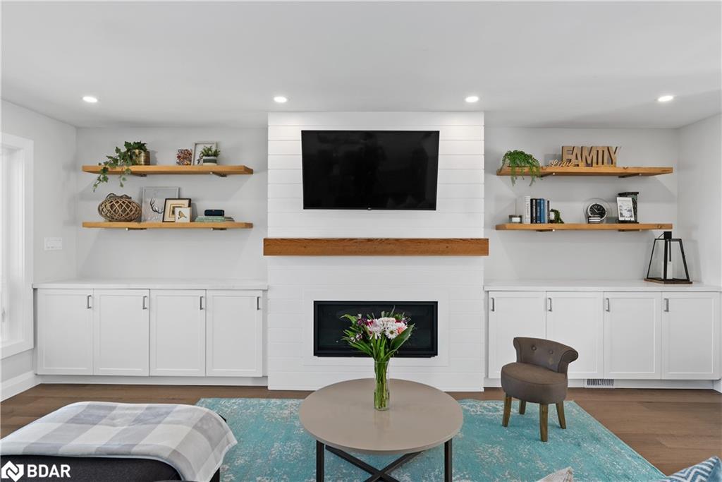 2371 Lakeshore Road E, Oro-Medonte