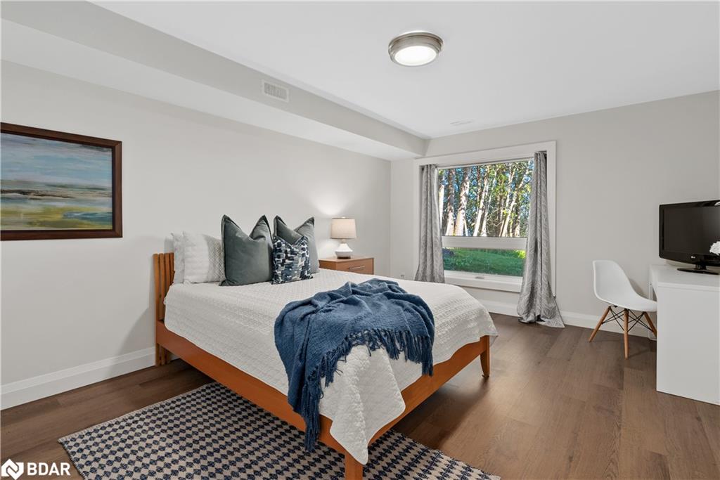 2371 Lakeshore Road E, Oro-Medonte