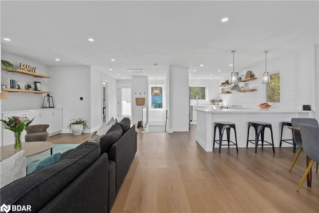 2371 Lakeshore Road E, Oro-Medonte