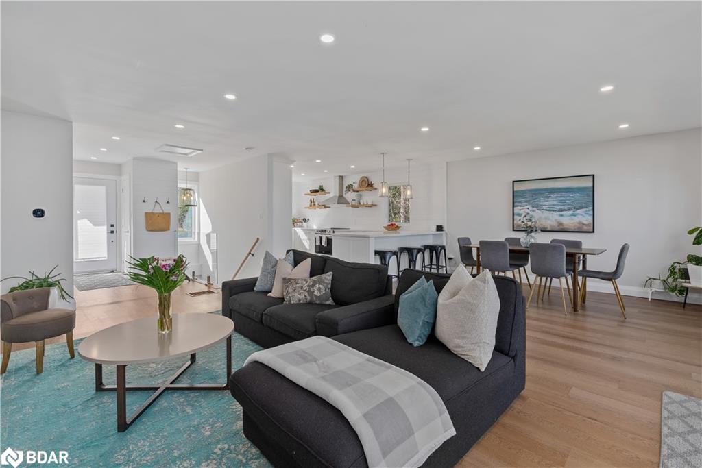 2371 Lakeshore Road E, Oro-Medonte