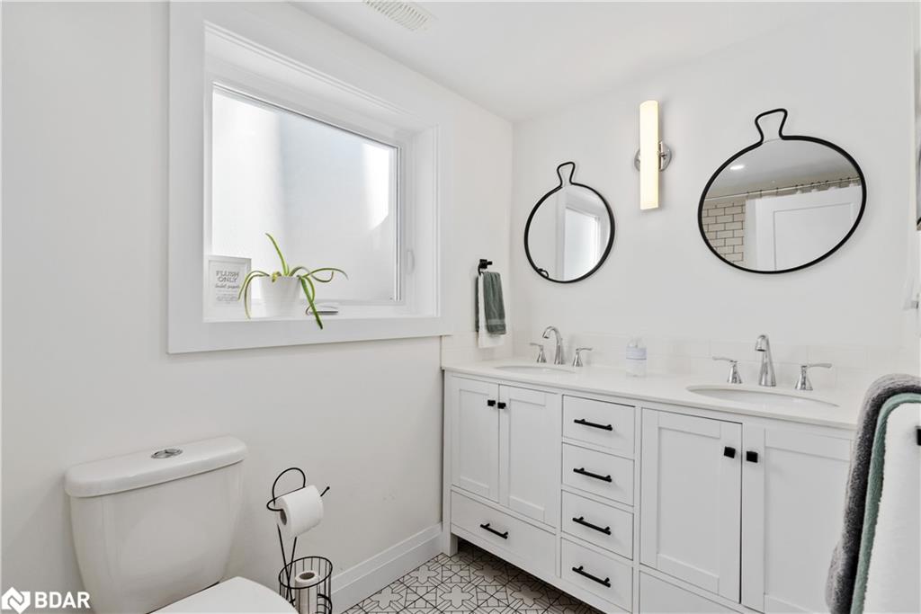 2371 Lakeshore Road E, Oro-Medonte