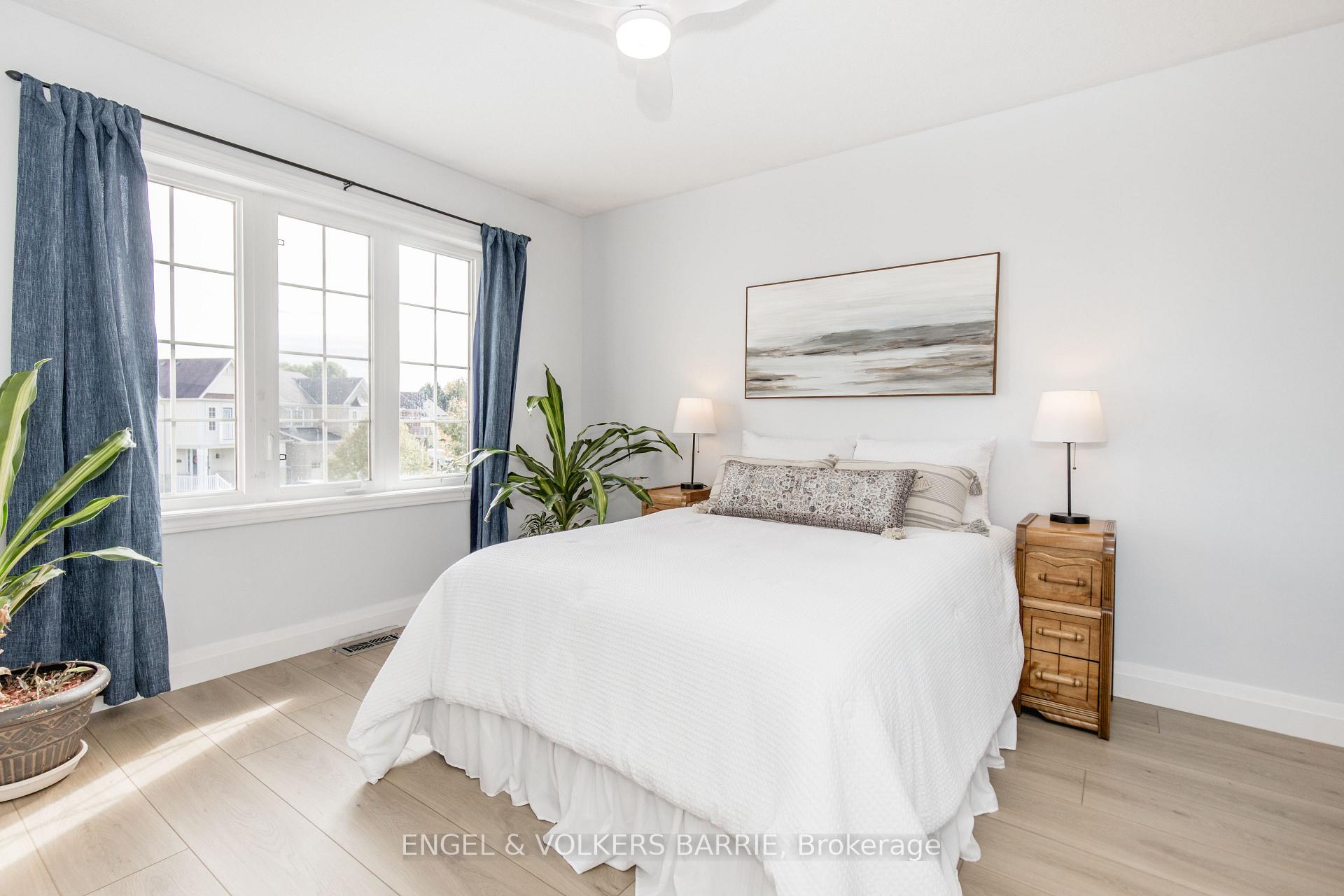 24 Legion Way, Essa, ON L3W 0M7