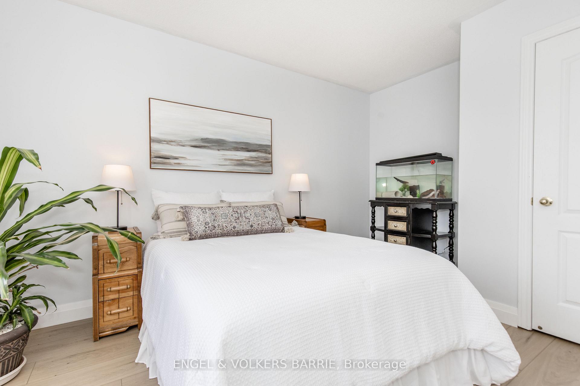 24 Legion Way, Essa, ON L3W 0M7