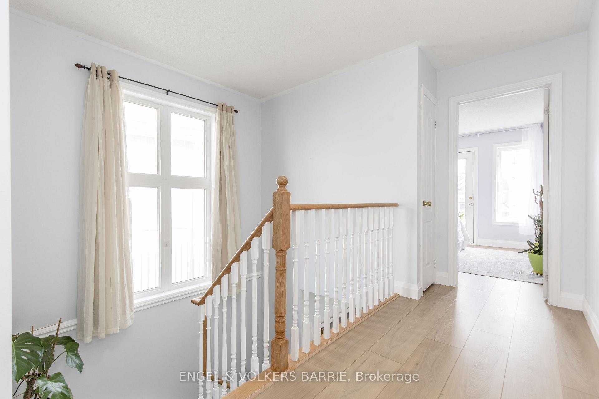 24 Legion Way, Essa, ON L3W 0M7