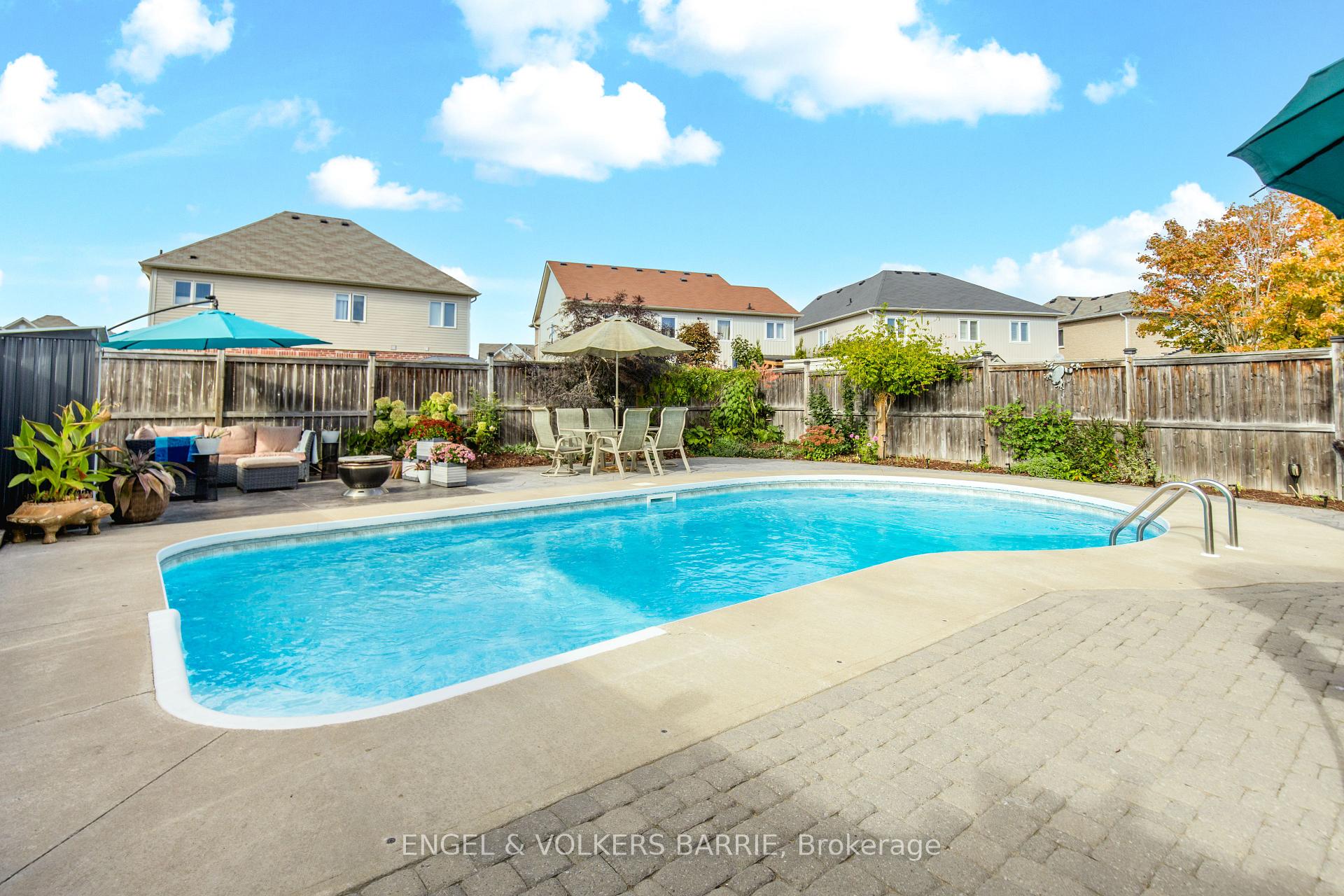 24 Legion Way, Essa, ON L3W 0M7