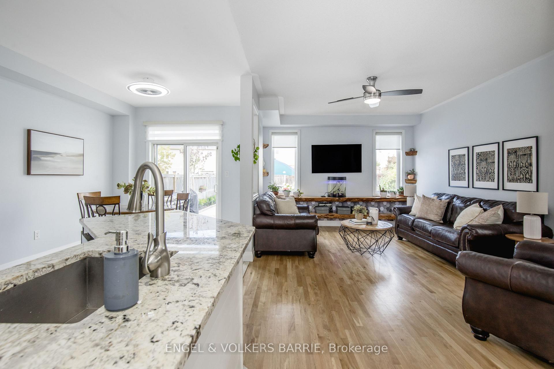 24 Legion Way, Essa, ON L3W 0M7