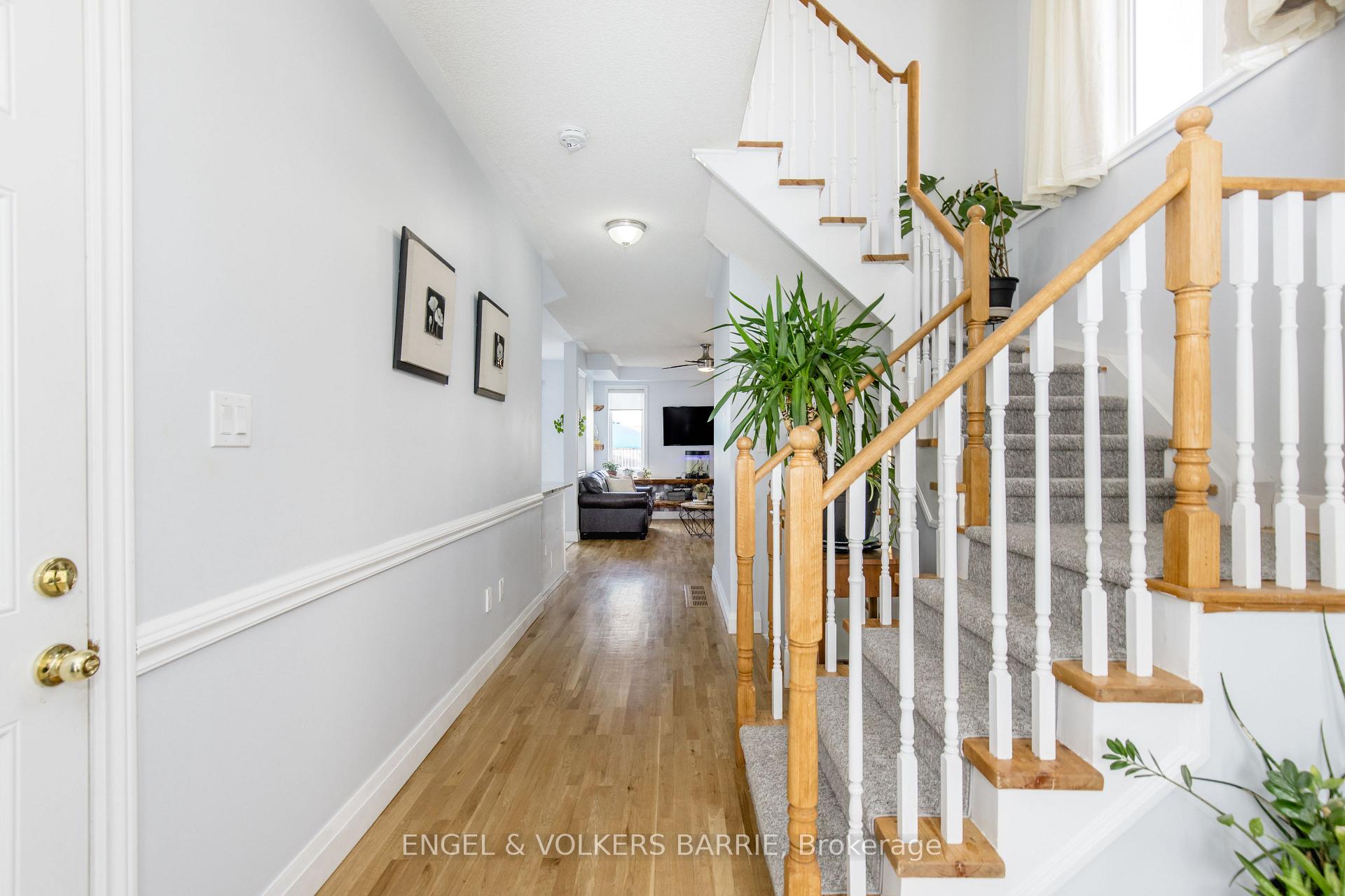 24 Legion Way, Essa, ON L3W 0M7