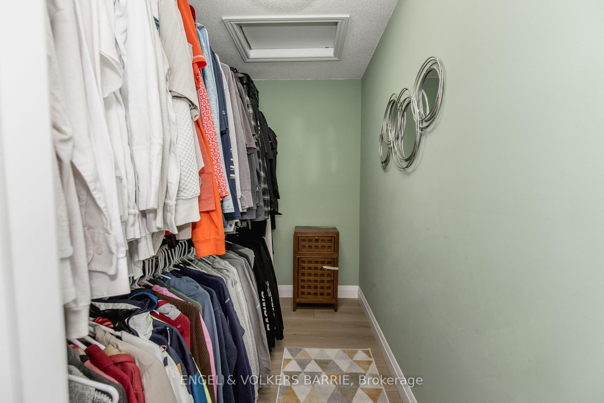 24 Legion Way, Essa, ON L3W 0M7