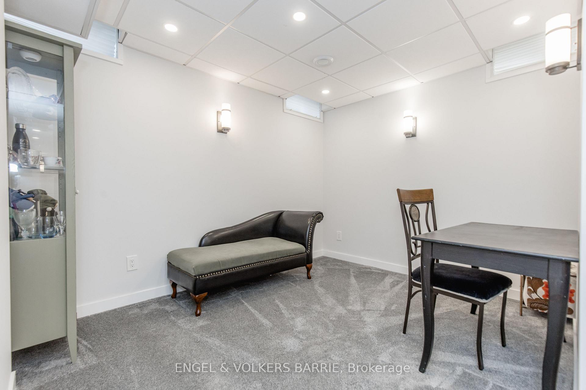 24 Legion Way, Essa, ON L3W 0M7