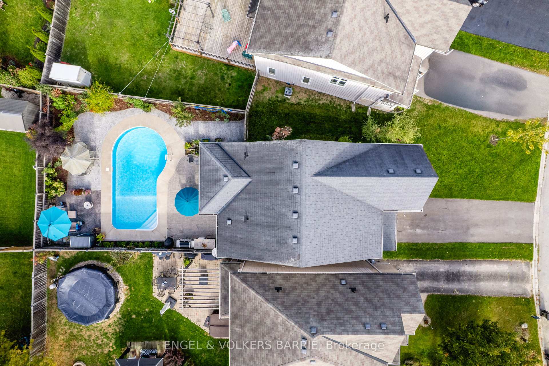 24 Legion Way, Essa, ON L3W 0M7