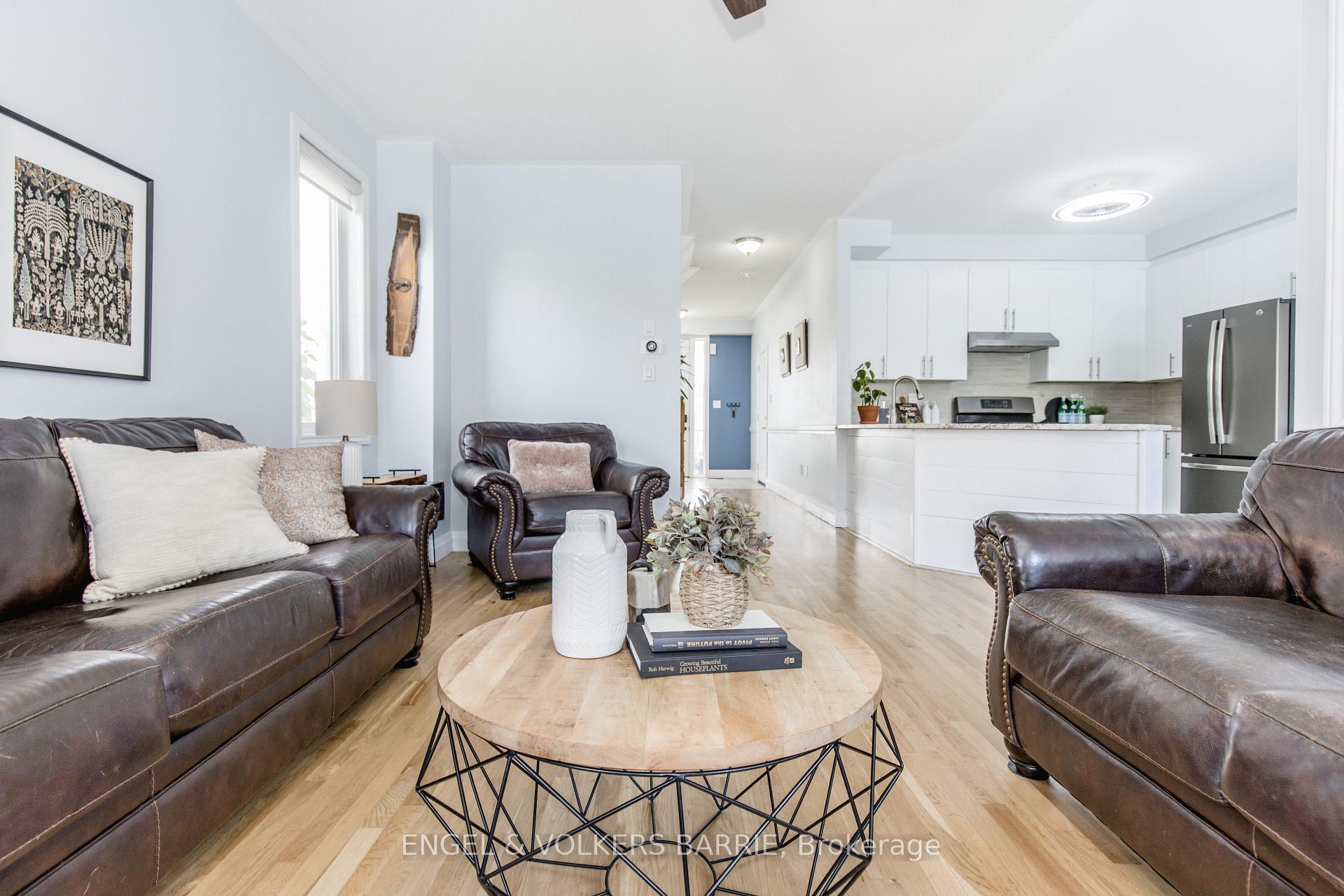 24 Legion Way, Essa, ON L3W 0M7