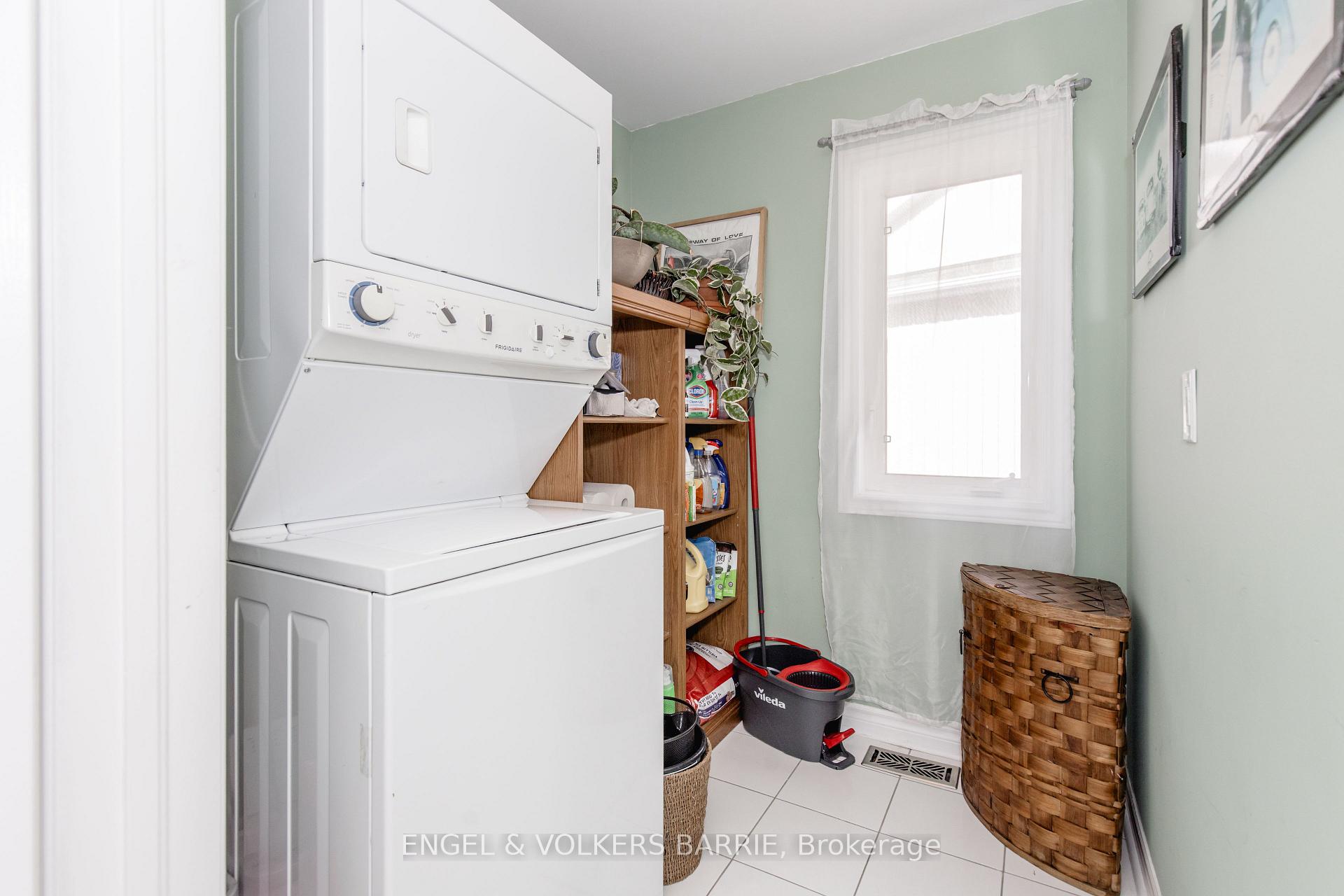 24 Legion Way, Essa, ON L3W 0M7