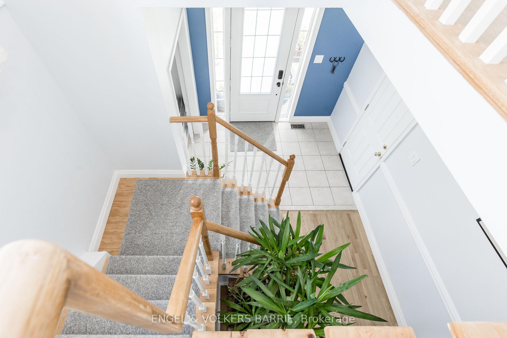 24 Legion Way, Essa, ON L3W 0M7