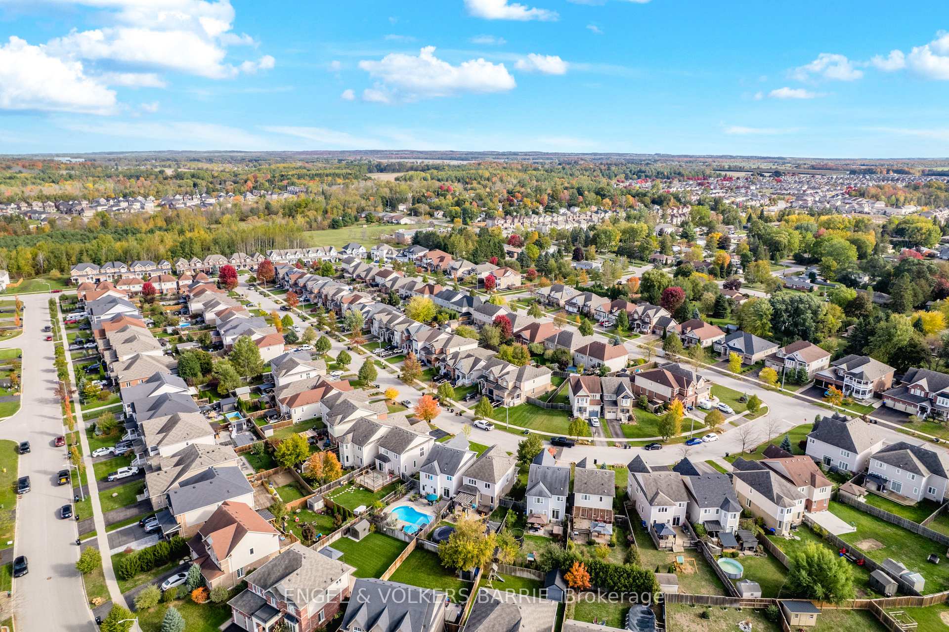 24 Legion Way, Essa, ON L3W 0M7