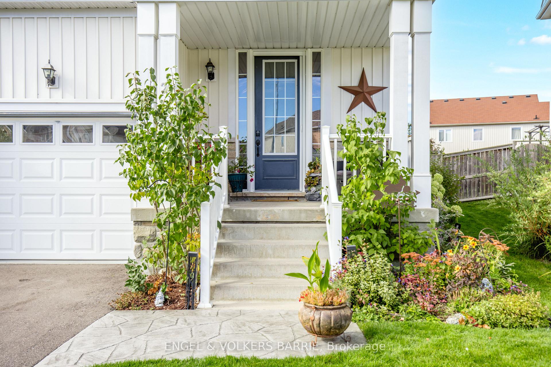 24 Legion Way, Essa, ON L3W 0M7