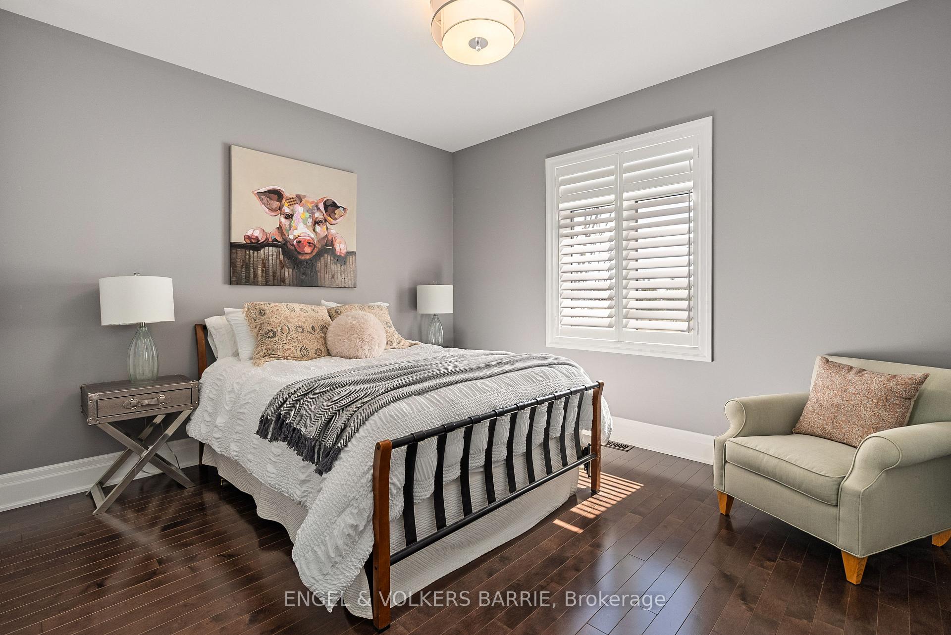 327 Sunnybrae Avenue