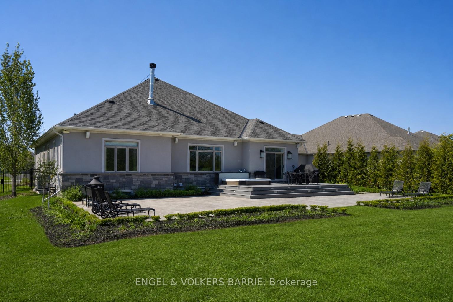 327 Sunnybrae Avenue