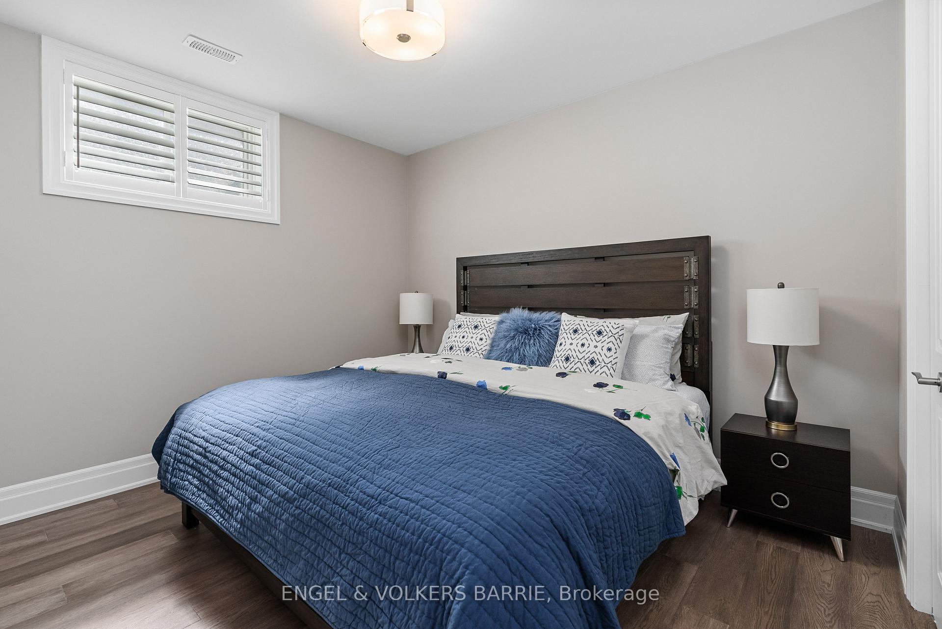 327 Sunnybrae Avenue