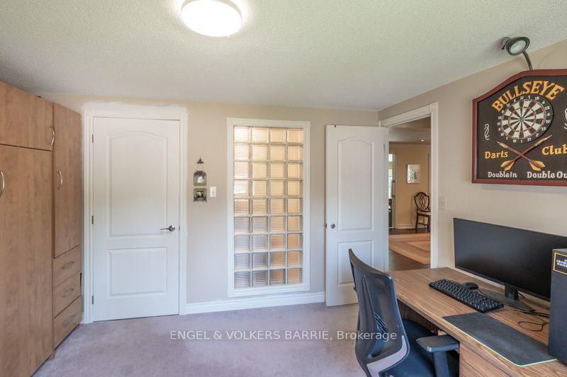 1 Western Avenue