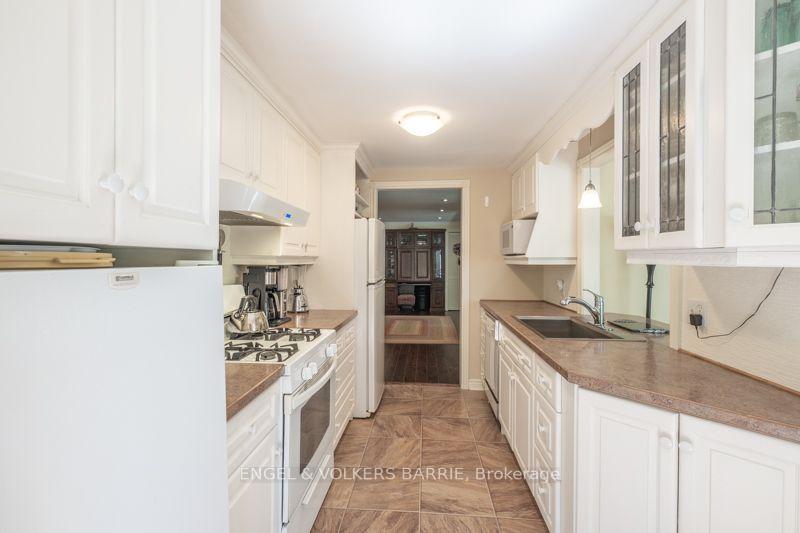 1 Western Avenue
