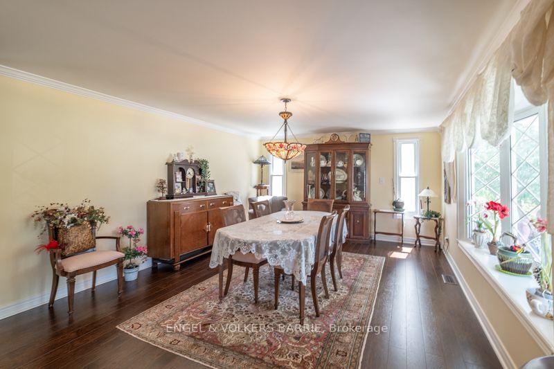 1 Western Avenue