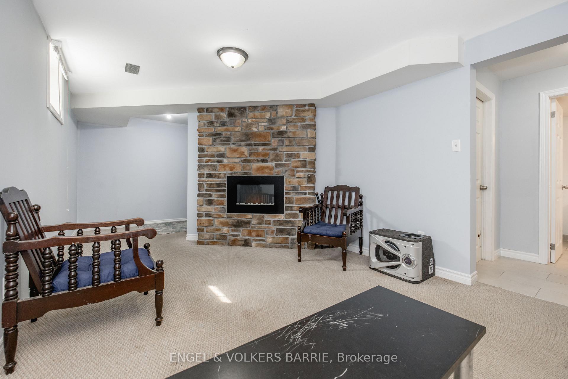 1376 Rankin Way