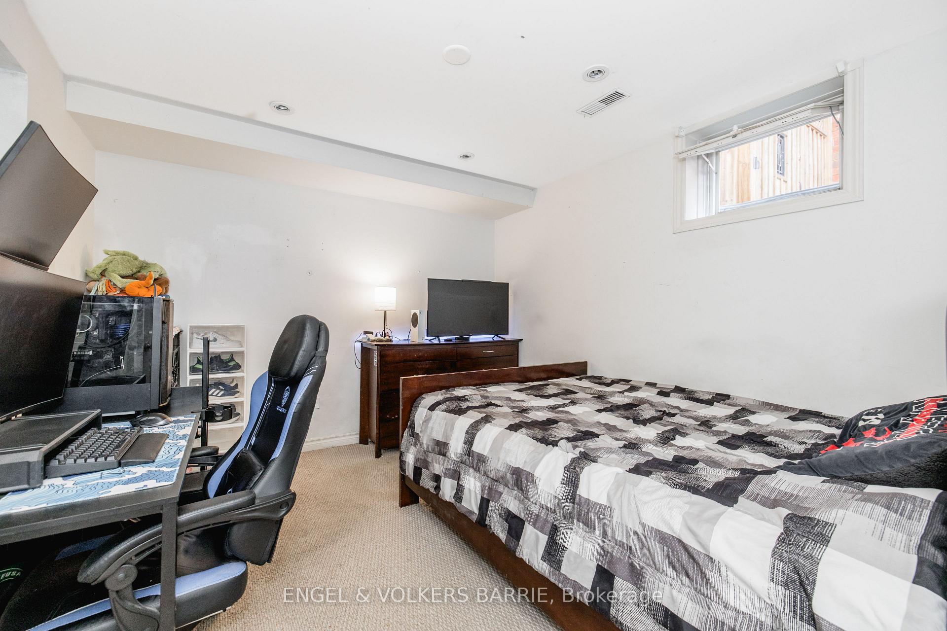 1376 Rankin Way