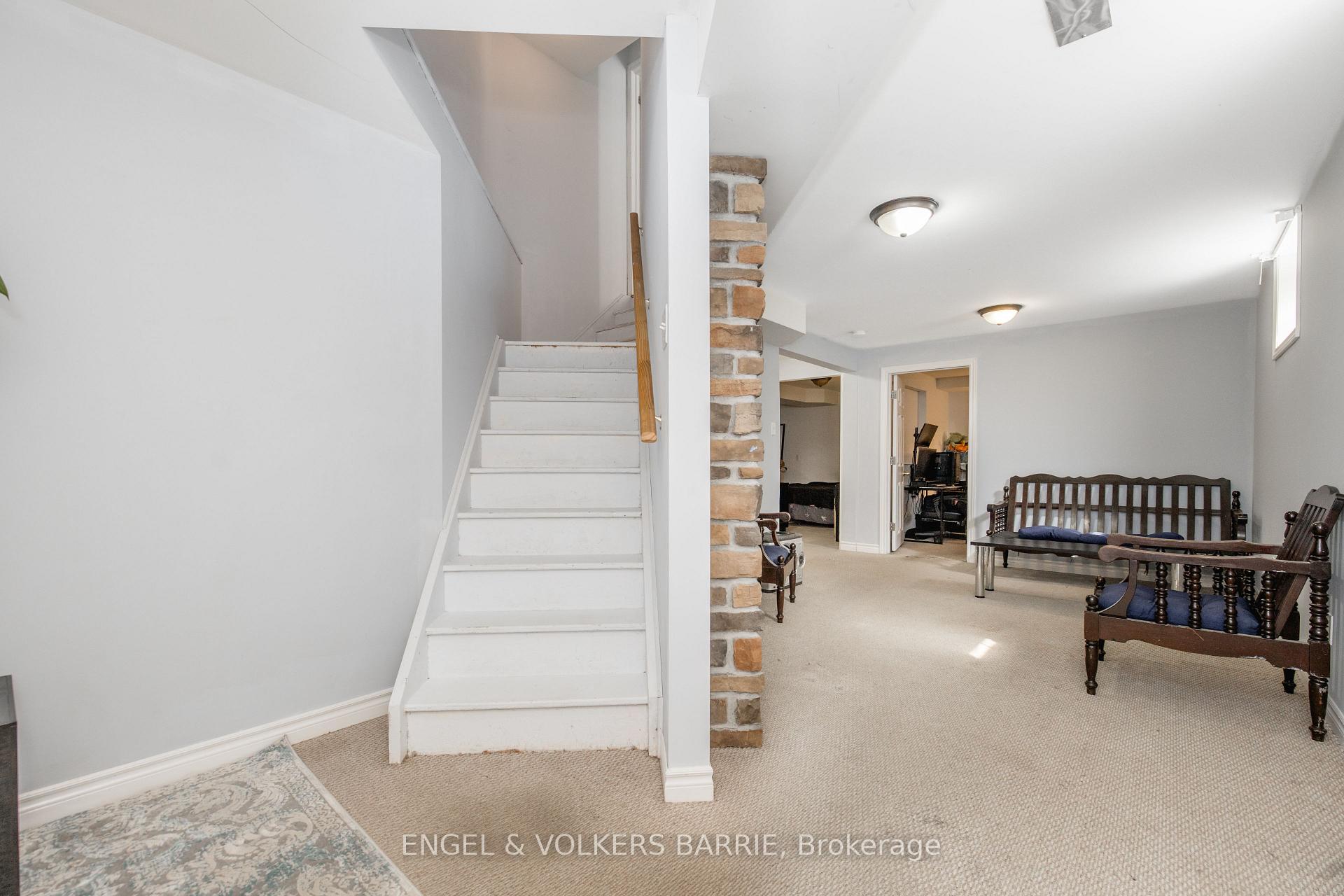 1376 Rankin Way