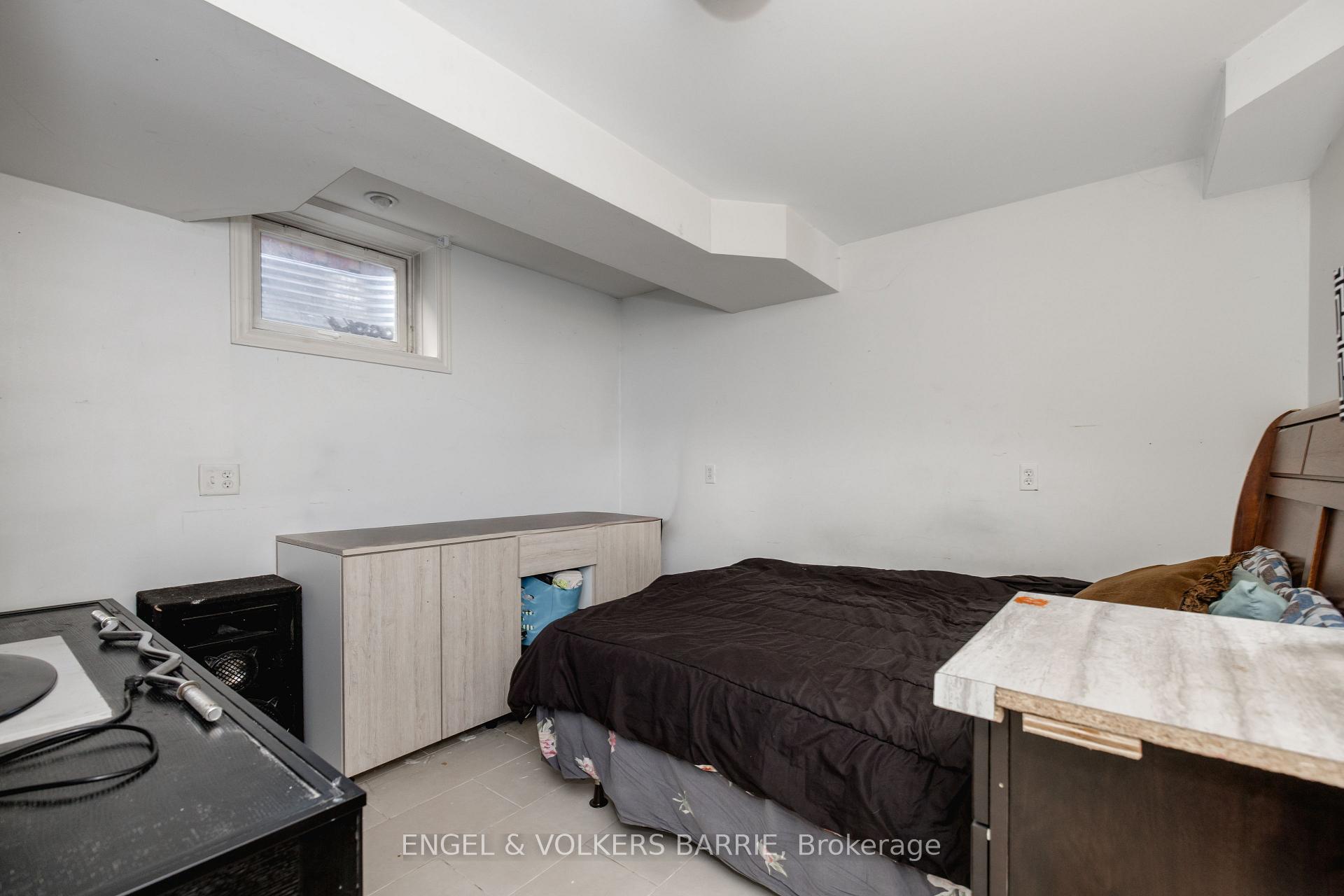 1376 Rankin Way