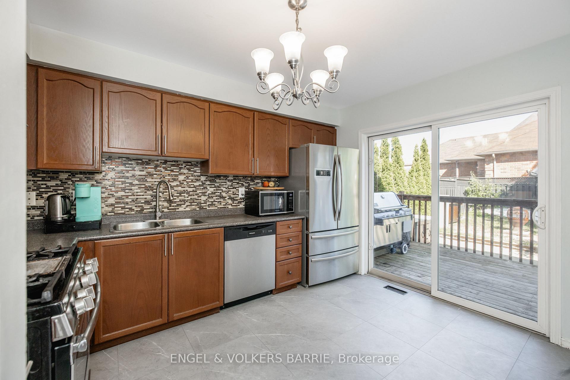 1376 Rankin Way