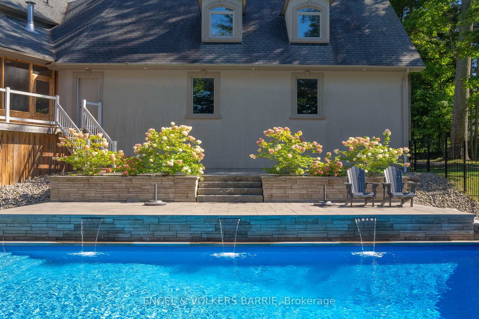 1220 Shoreview Drive