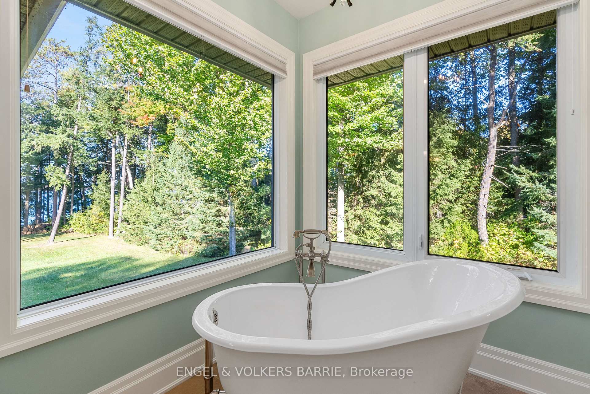 1220 Shoreview Drive